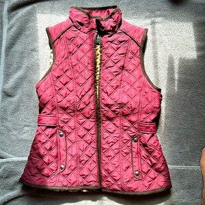 Zip up vest with pockets